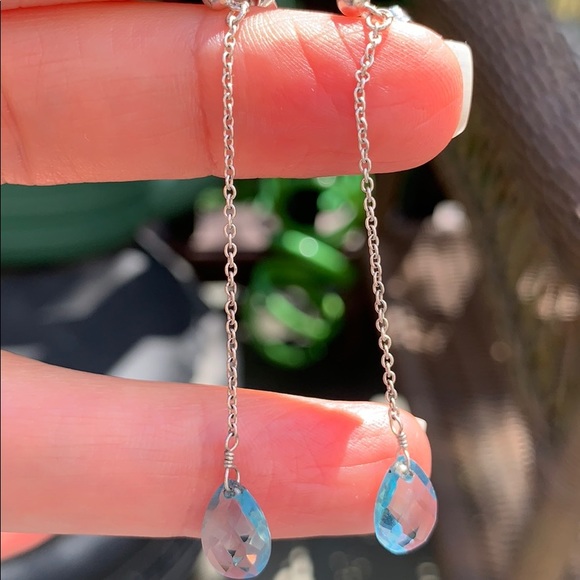 Jewelry - Blue stone drop earrings